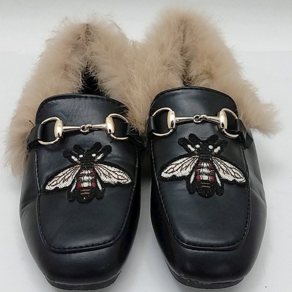 BEE Women's Black Leather slippers